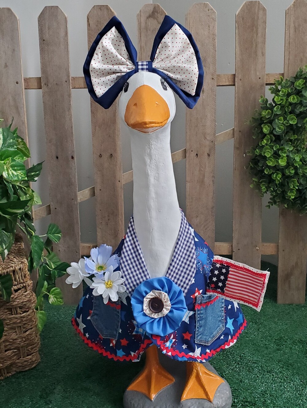 American Stars Porch Goose Outfit Large 28"-30"